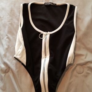 Very high-cut waist bodysuit.